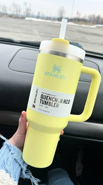 Stanley 1.20 L | Pomelo The Quencher H2.0 FlowState™ Tumbler | 40 OZ (Special Edition )